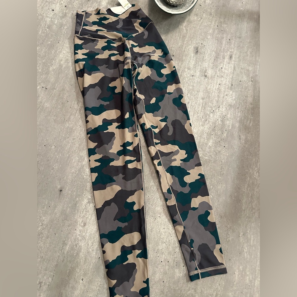 Aerie Offline Size XS Camouflage High-Waist Leggings